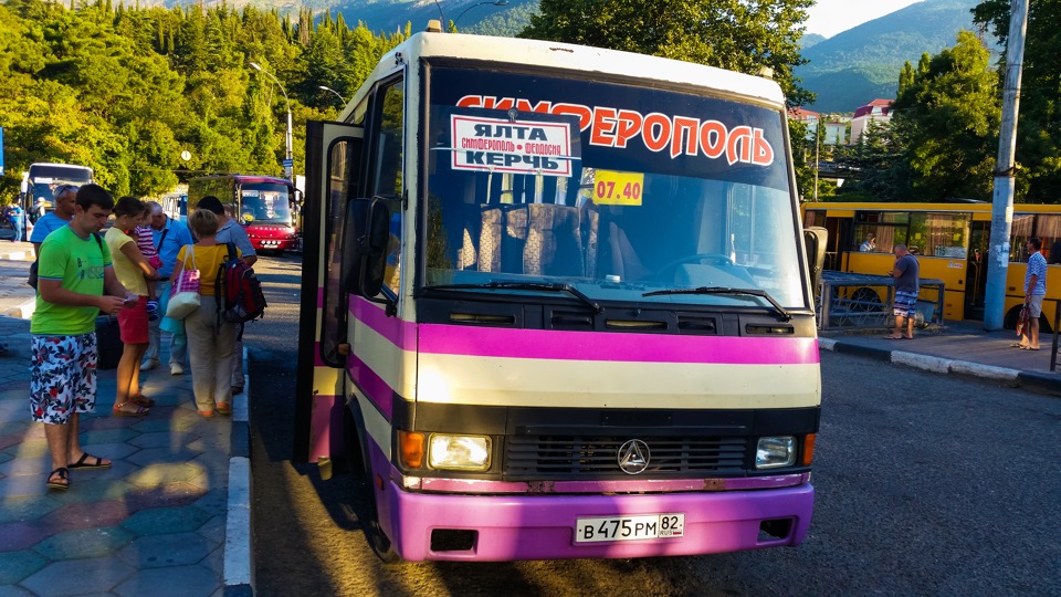 Автобус симферополь керчь. Ялта автобус Эталон. Ялта Керчь автобус. Евпатория Ялта автобус.