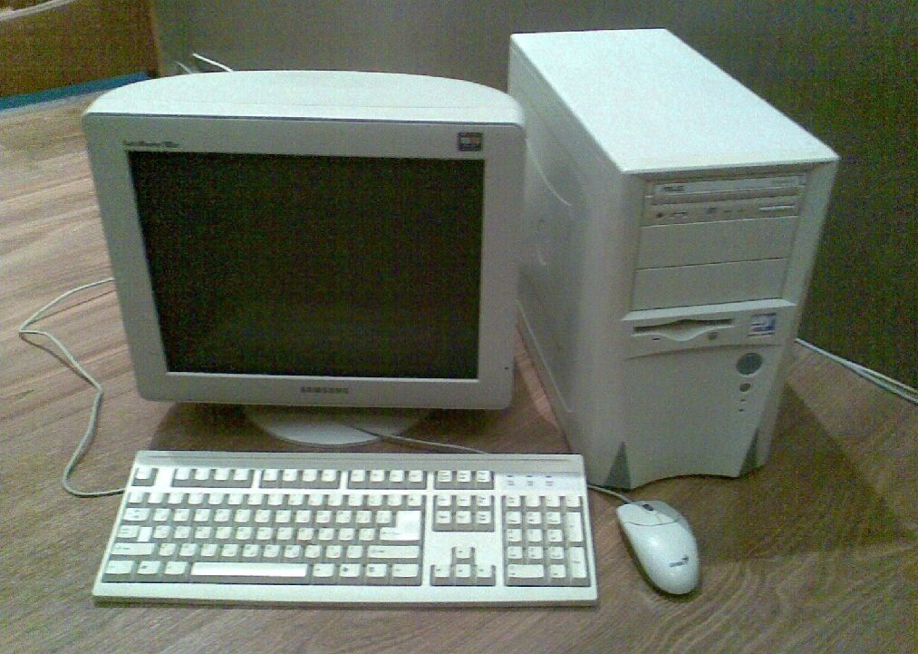 Стар 2000. ПЭВМ Celeron-1700. Стационарный компьютер старый. Компьютеры старые модели. Компьютер 2000 года.