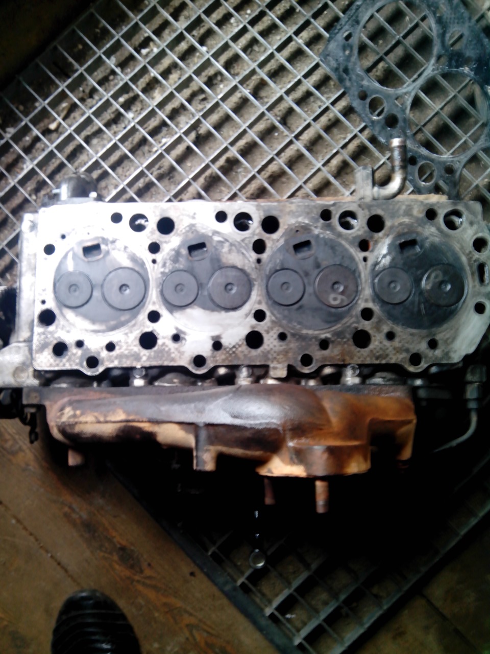 замена прокладки под головкой — Mitsubishi Delica (P35W), 2,4 л, 1990 ...