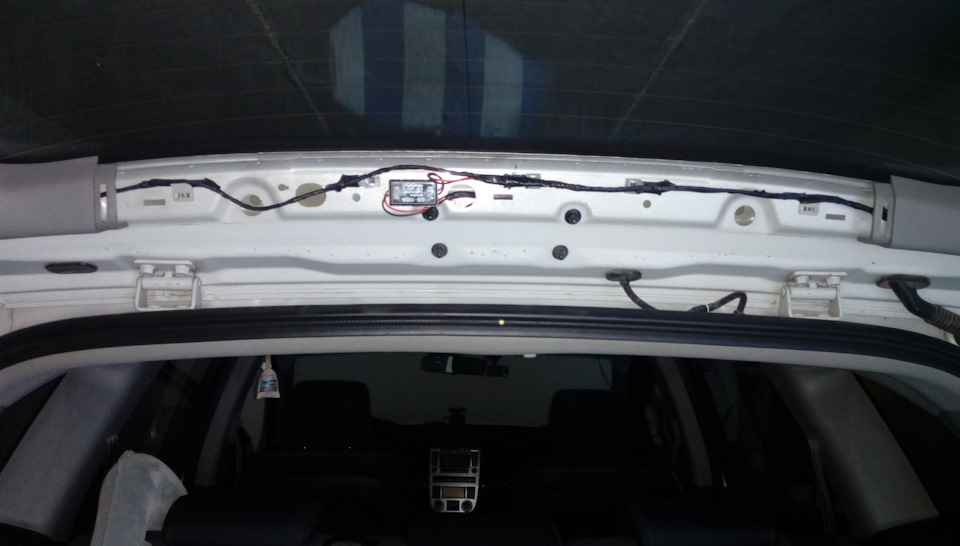 Строб контроллер на стоп сигнал. — Hyundai Santa Fe (2G), 2,7 л, 2008 ...