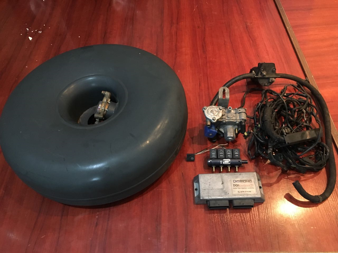 Продать гбо. Газовое оборудование б/у. Газ оборудование 4 поколения. Пропан газ 4 поколения. Комплект гбо alfa romeo.