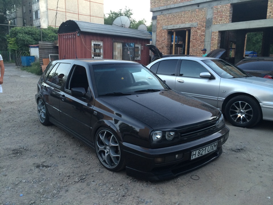 Любителям Volkswagen Golf. Вот это посадка)) — Nissan Maxima QX (A32 ...