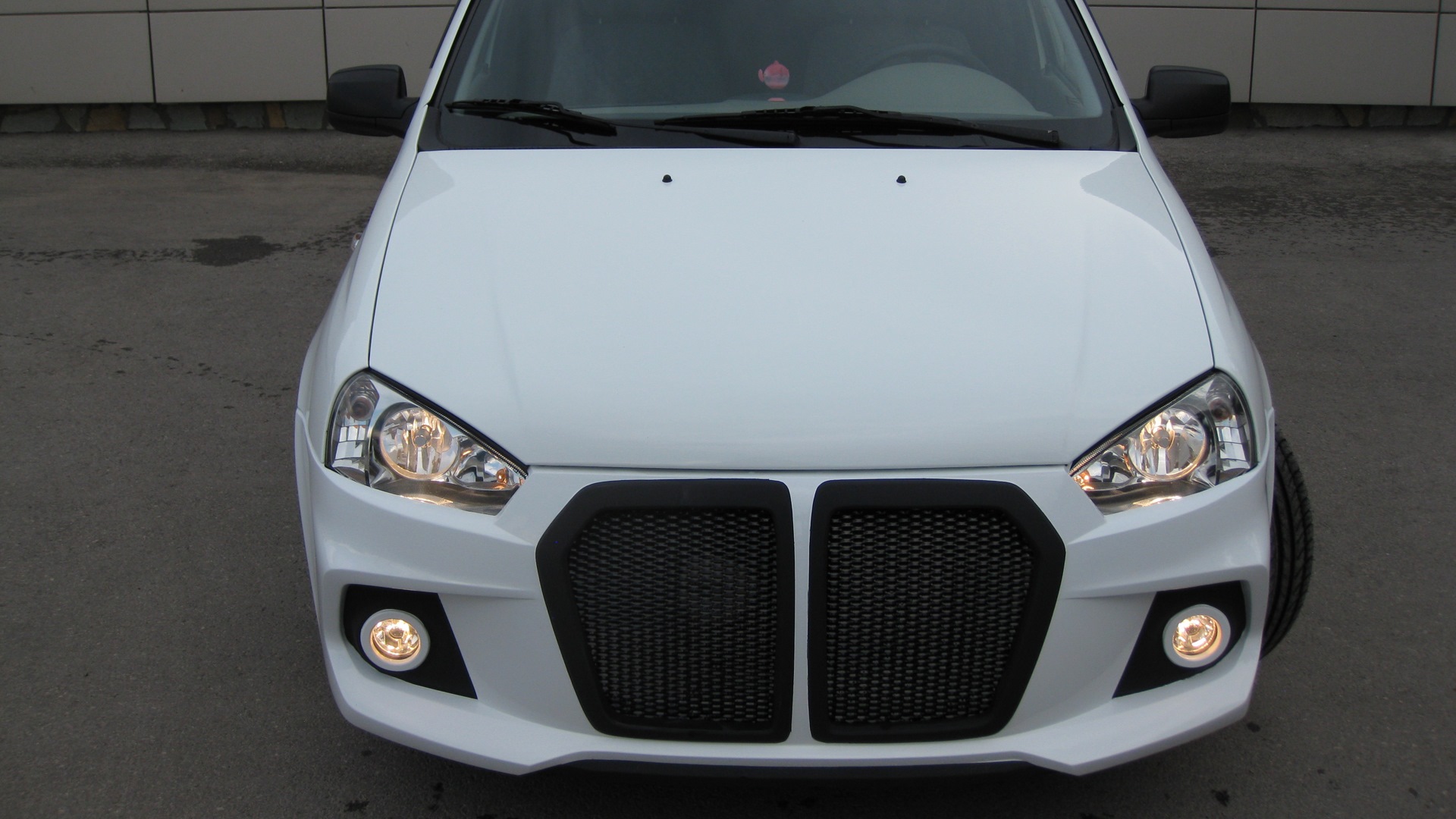 Калина передний бампер фантом 2. Бампер передний фантом 2 на lada kalina. Обвес фантом калина. Бампер фантом. Бампер передний фантом 2 на lada kalina.