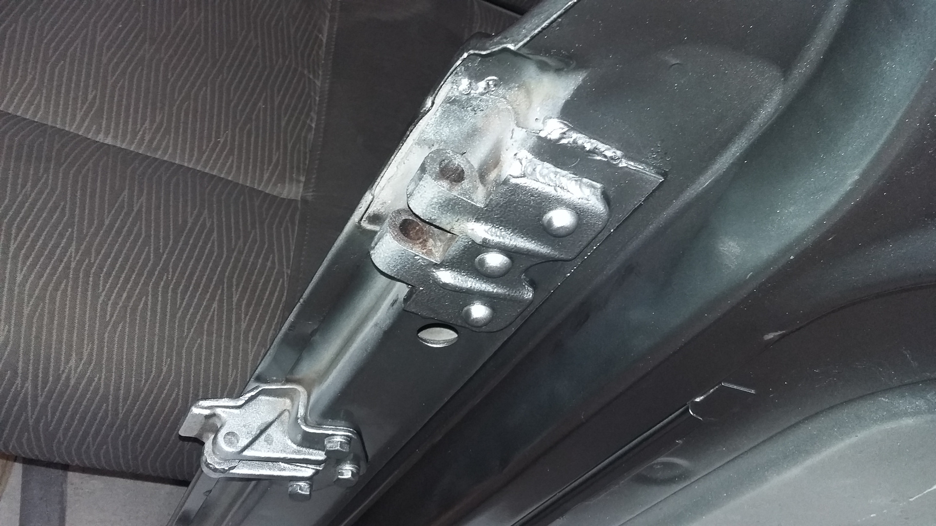 восстановление петель двери — ЗИЛ 5301 БЫЧОК, 4,7 л., 1997 года ...