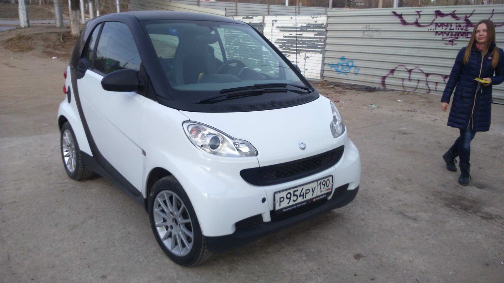 Smart fortwo (2G) 1.0 бензиновый 2008 | Смартуха Белый на DRIVE2