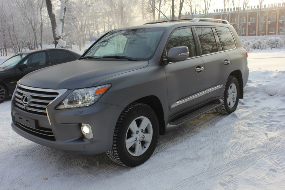 Lexus LX 570 2010 серый