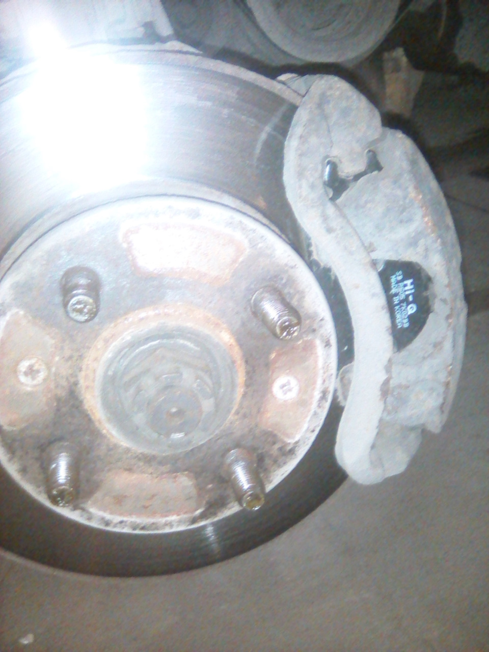 Тормозные колодки передних колес — Hyundai Getz, 1,3 л, 2004 года ...