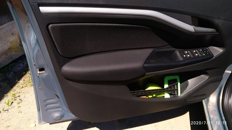 Мягкие подлокотники на двери. — Lada Vesta SW (1G), 1,6 л, 2019 года ...