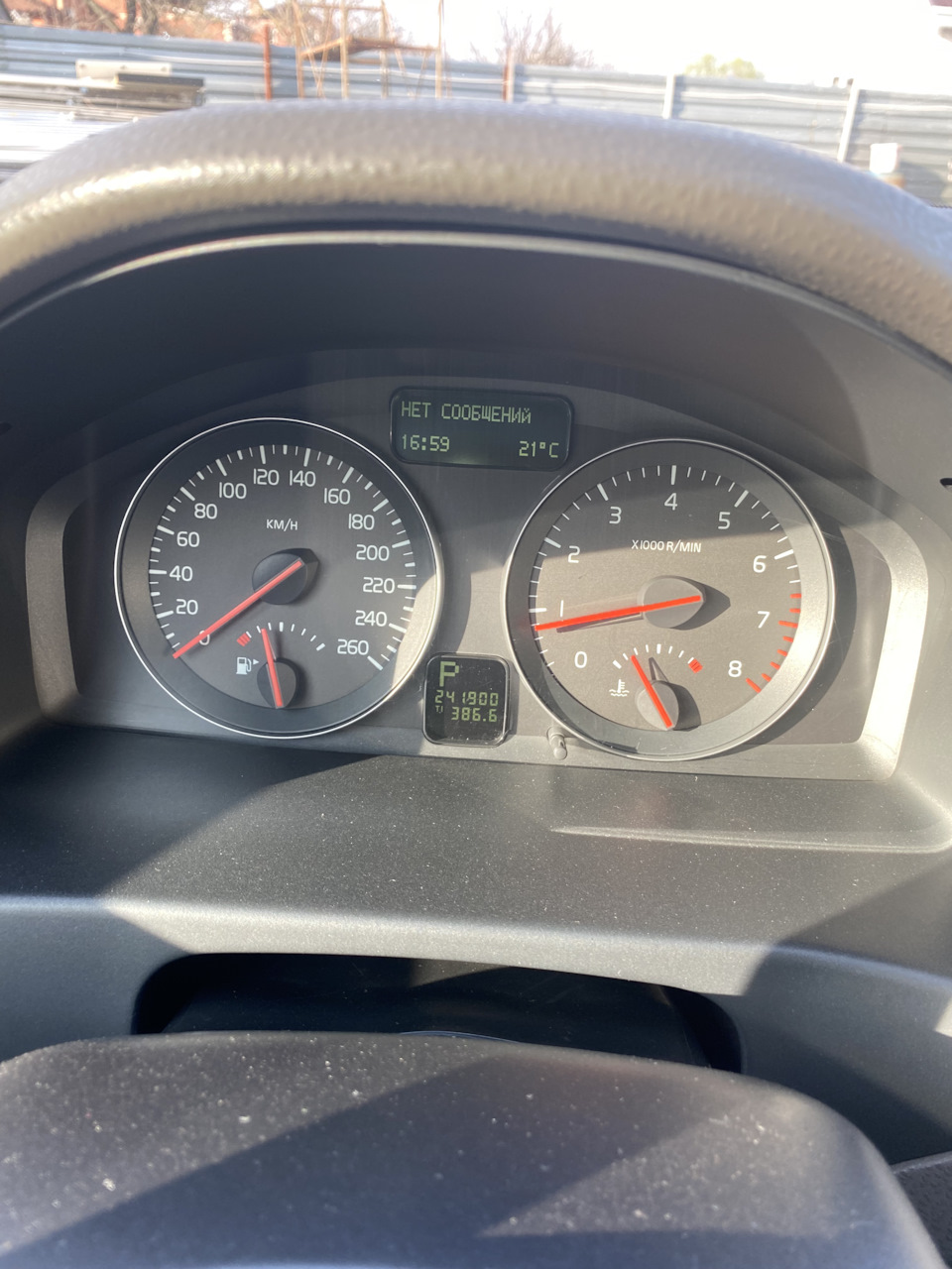 Фото в бортжурнале Volvo S40 II