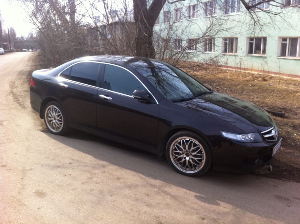 Диски honda accord 7. Honda Accord 7 на 18 дисках. Диски на Хонда Аккорд 7 р 18. Хонда Аккорд 7 на 18 колесах. Honda Accord 7 диски.