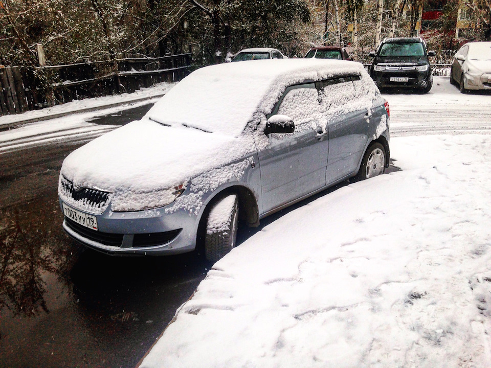Снег, снег, снег. — Skoda Fabia Mk2, 1,4 л, 2010 года | просто так | DRIVE2