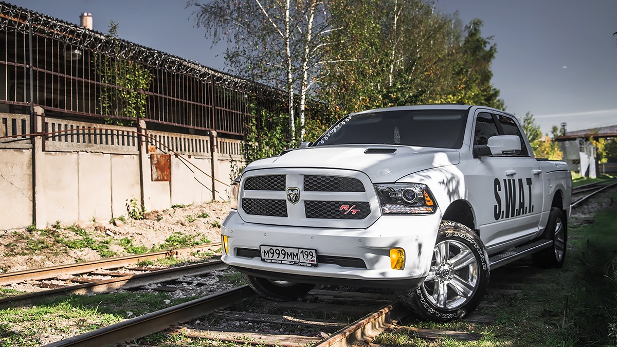 Dodge Ram 5.7 бензиновый 2014 | Большой Белый Баран на DRIVE2