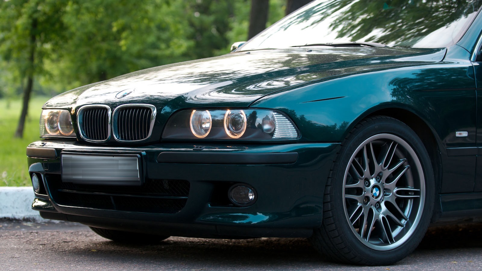 BMW e39 зеленая