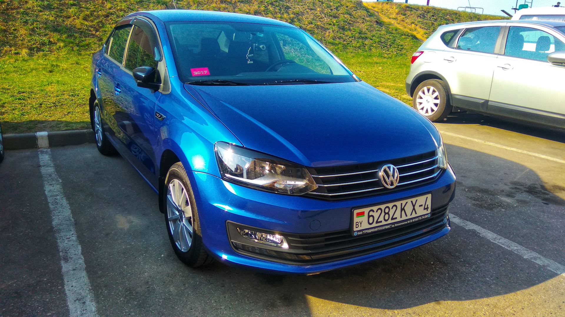 Фольксваген поло седан 2017. VW Polo sedan 2017. Volkswagen Polo sedan (Фольксваген) 6rf819728a. Фольксваген поло седан 2014 зеленый перламутр. Реснички VW Polo.