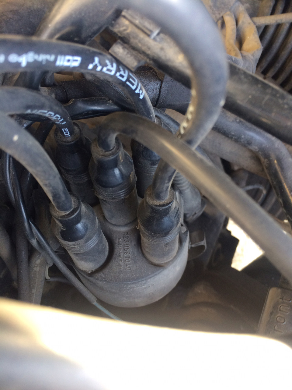 пошла под замену крышка трамблера и бегунок — DRIVE2