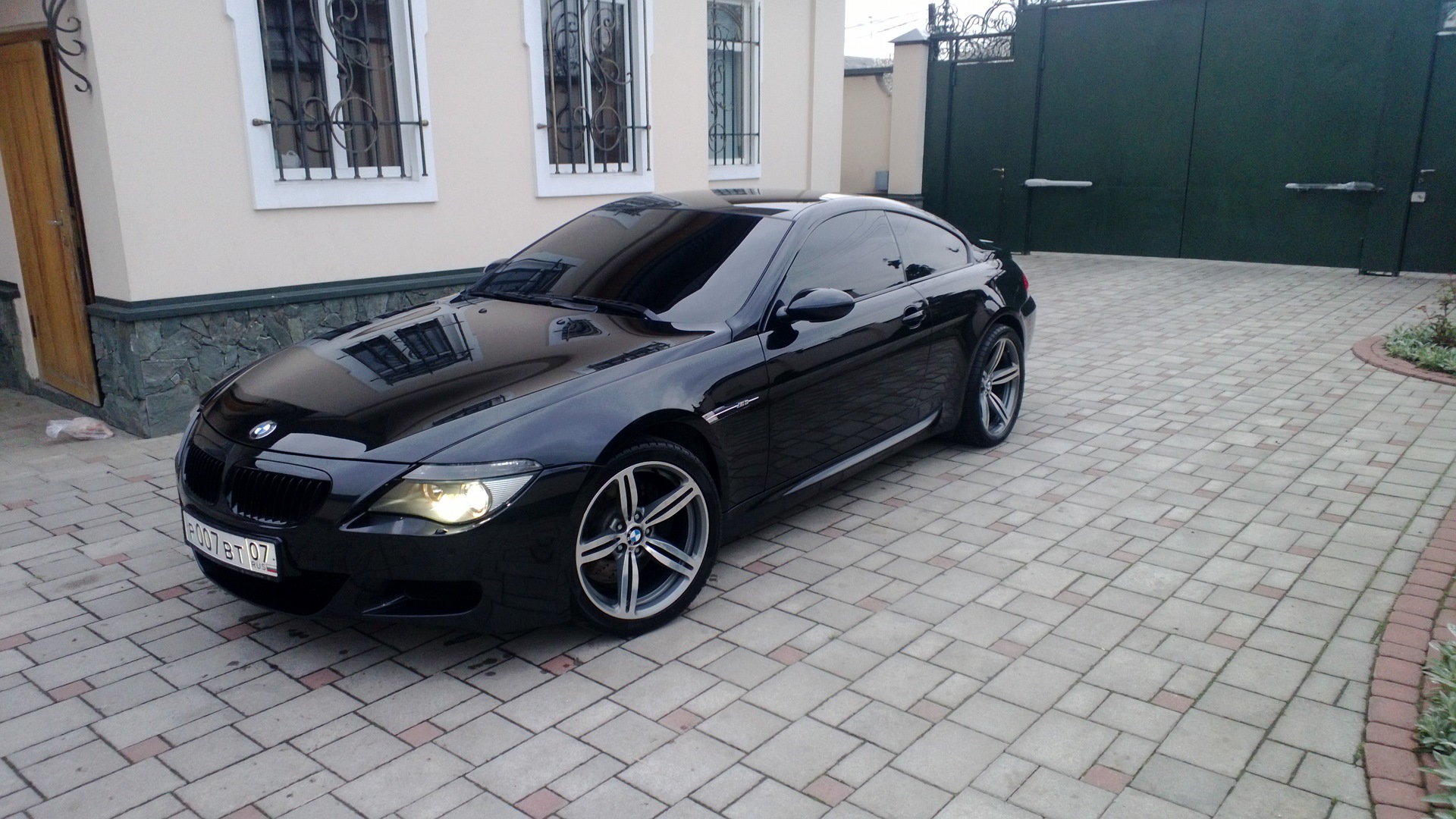 BMW e63 желтая