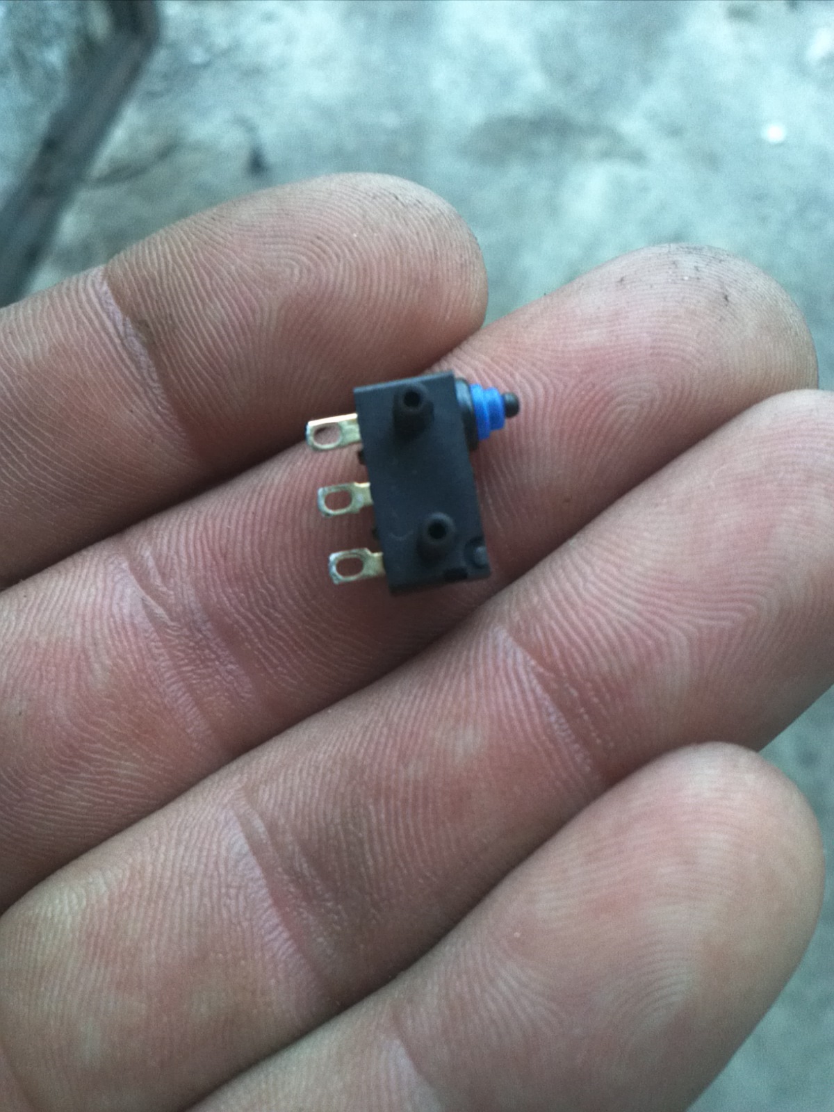 Микрик r068. Микровыключатель замка opel vectra b. Какой микрик. Микрик а729. Микрик x4f314n1aam91ca.