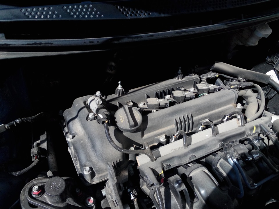 Накладка на клапанную крышку — KIA Ceed (2G), 1,6 л, 2013 года ...