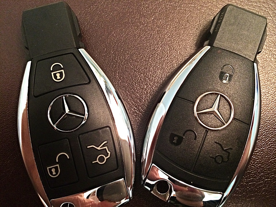 Не виден ключ мерседес. Ключ Мерседес е200 АМГ. Ключ Мерседес g63. Mercedes g63 ключи. Ключ от Гелика АМГ.