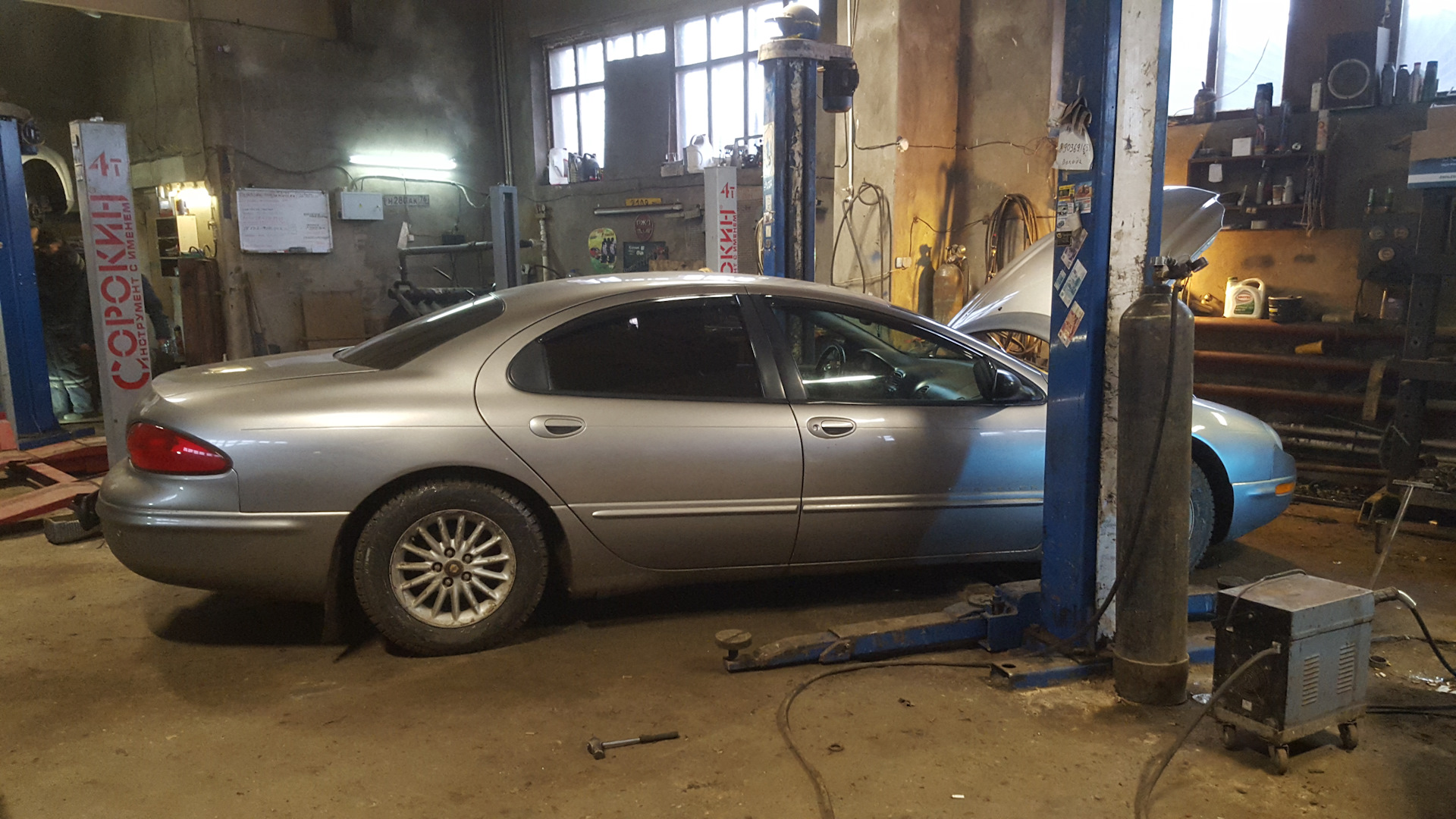 Крайслер сервис. Обслуживание крайслер. Крайслер сервис. Chrysler service санкт петербург. Chrysler concorde ii лифт подвески.