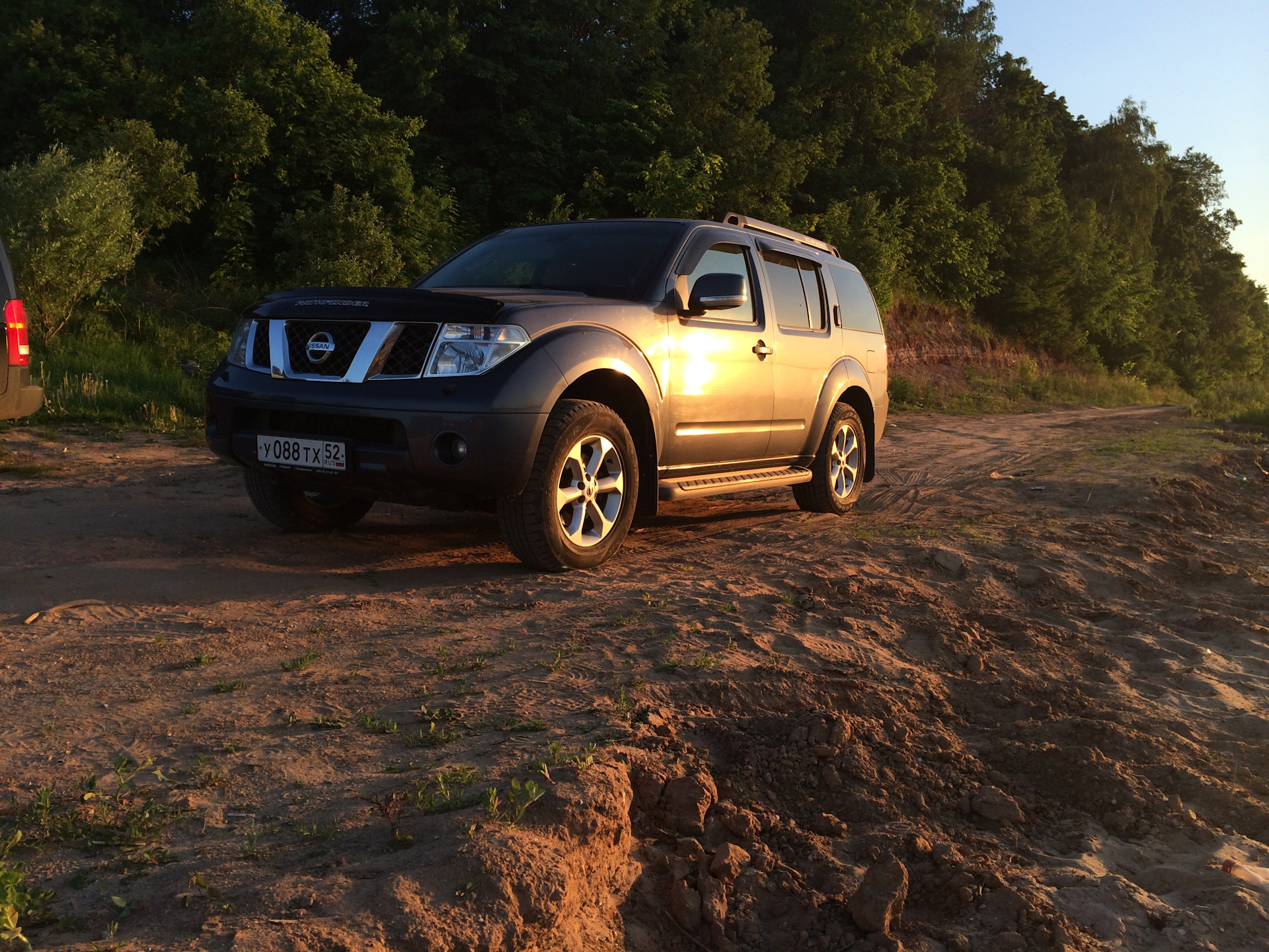 Ниссан патфайндер видео. Nissan Pathfinder. Nissan Pathfinder (3g). Ниссан Патфайндер 2007. Nissan Pathfinder 1998.