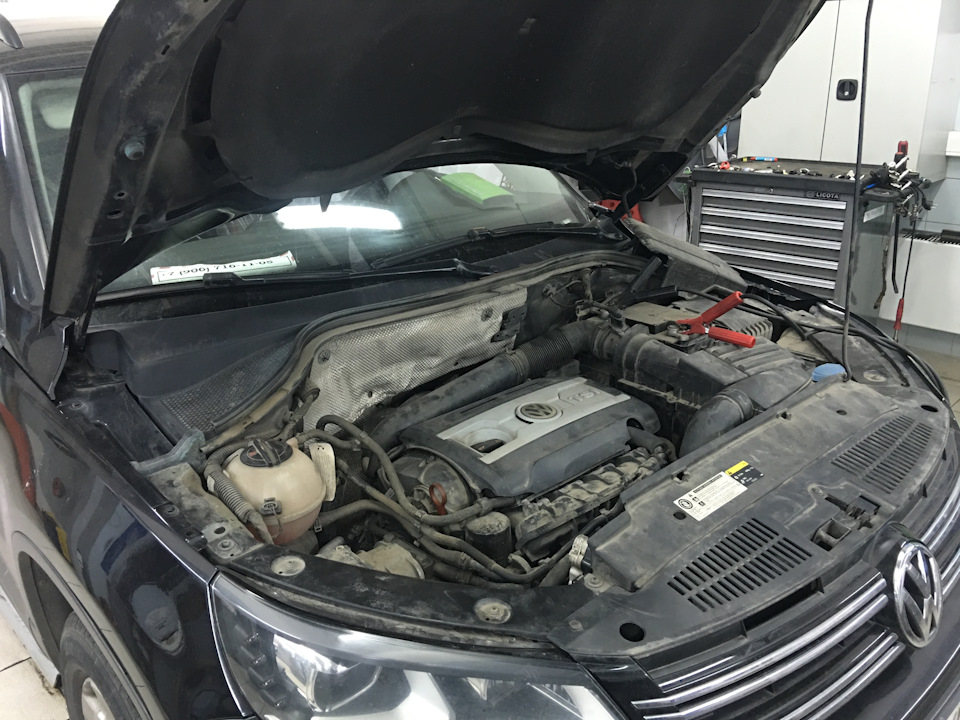 Нагар от некачественного бензина на впускном клапане VW TIGUAN ...