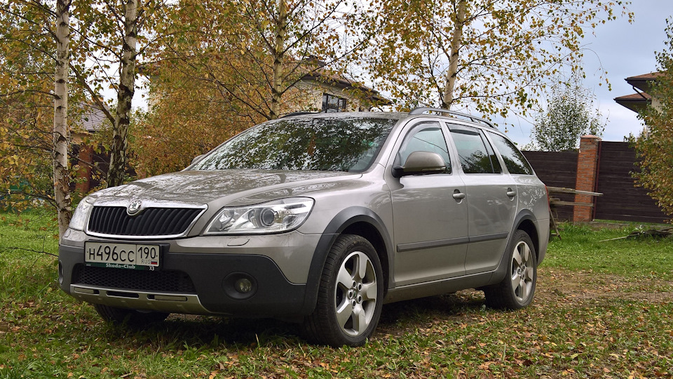 Владельцы шкода скаут. Октавия Скаут mk2. Octavia Scout 2011 МКПП. Skoda Scout 2011 Red. Шкода Октавия Скаут механика.