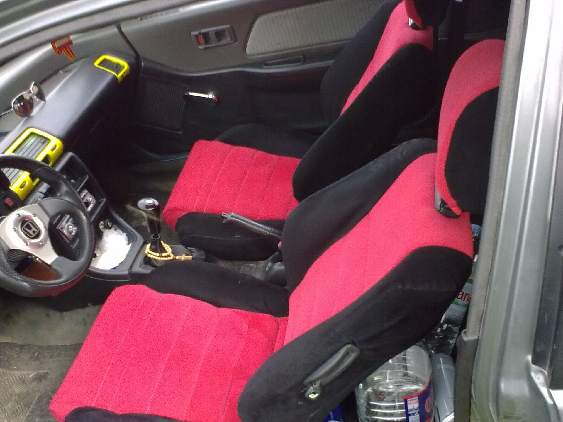 Обшивка кресел и покарска воздухозаборинков — Honda Civic Ferio (5G), 1 ...