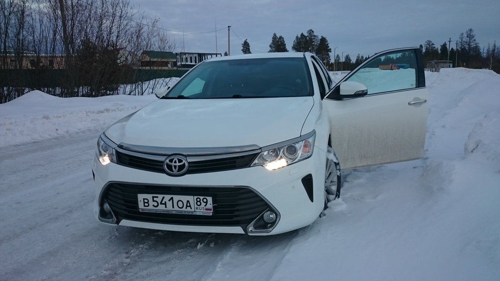 Toyota Camry 2015 Р±РµР»С‹Р№ Р·РёРјРЅРёР№