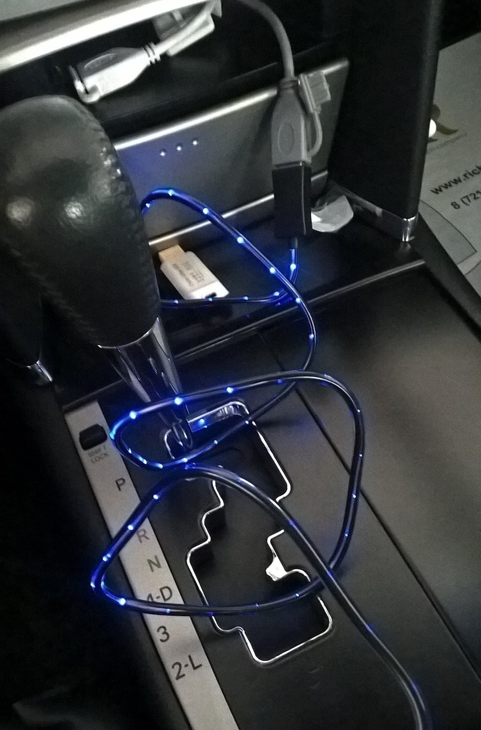 Usb Зарядное Устройство . — Toyota Camry (XV40)