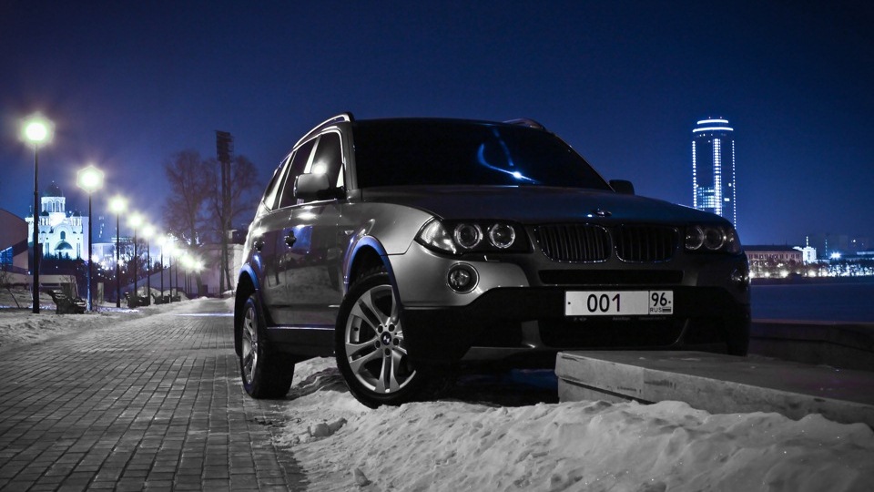 BMW x3 e90 черная зимой