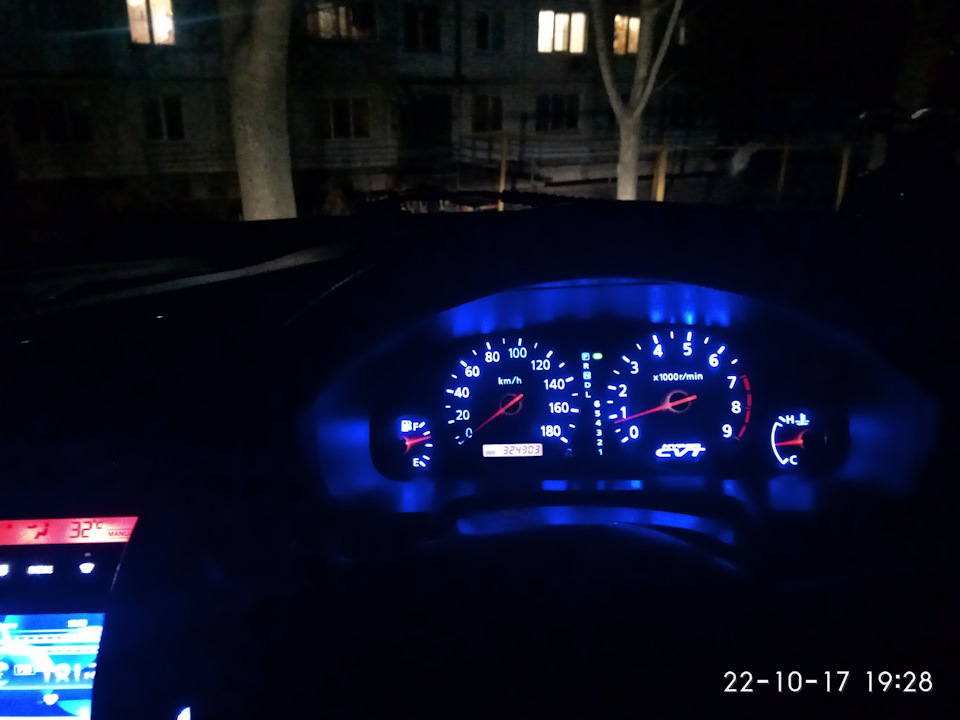 доработка подсветки или работа над ошибками. — Nissan Avenir (2G), 2 л ...