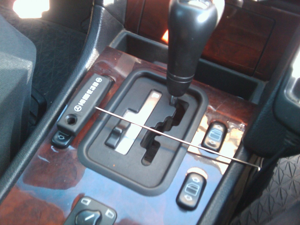 Замена лампочек в щитке приборов — Mercedes-Benz C-class (W202), 2,8 л ...