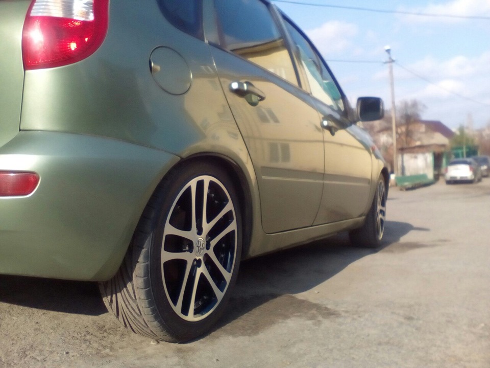хэтчбеки колеса. Hyundai solaris хэтчбек диски. диски bbs solaris hatchback. Chevrolet lacetti резина r15 185/65. Kia rio r17.