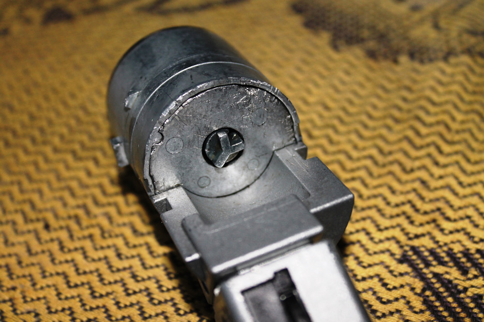 всё это нежно обстукиваете, дабы оно держалось сносно на месте — Peugeot 307