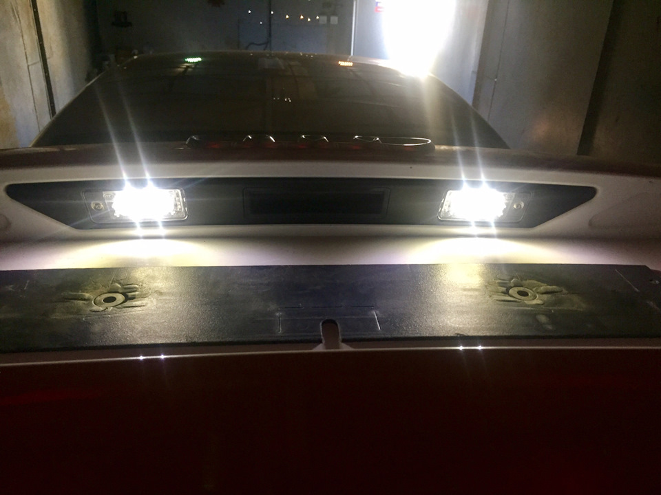 LED плафоны подсветки номера — Audi A6 (C6), 2 л, 2010 года | стайлинг ...