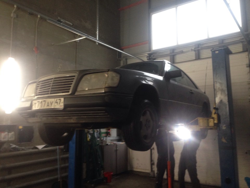 Отвалился глушитель — Mercedes-Benz E-class Coupe (C124), 2,2 л, 1993 ...