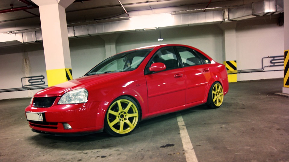 Chevrolet Lacetti Red