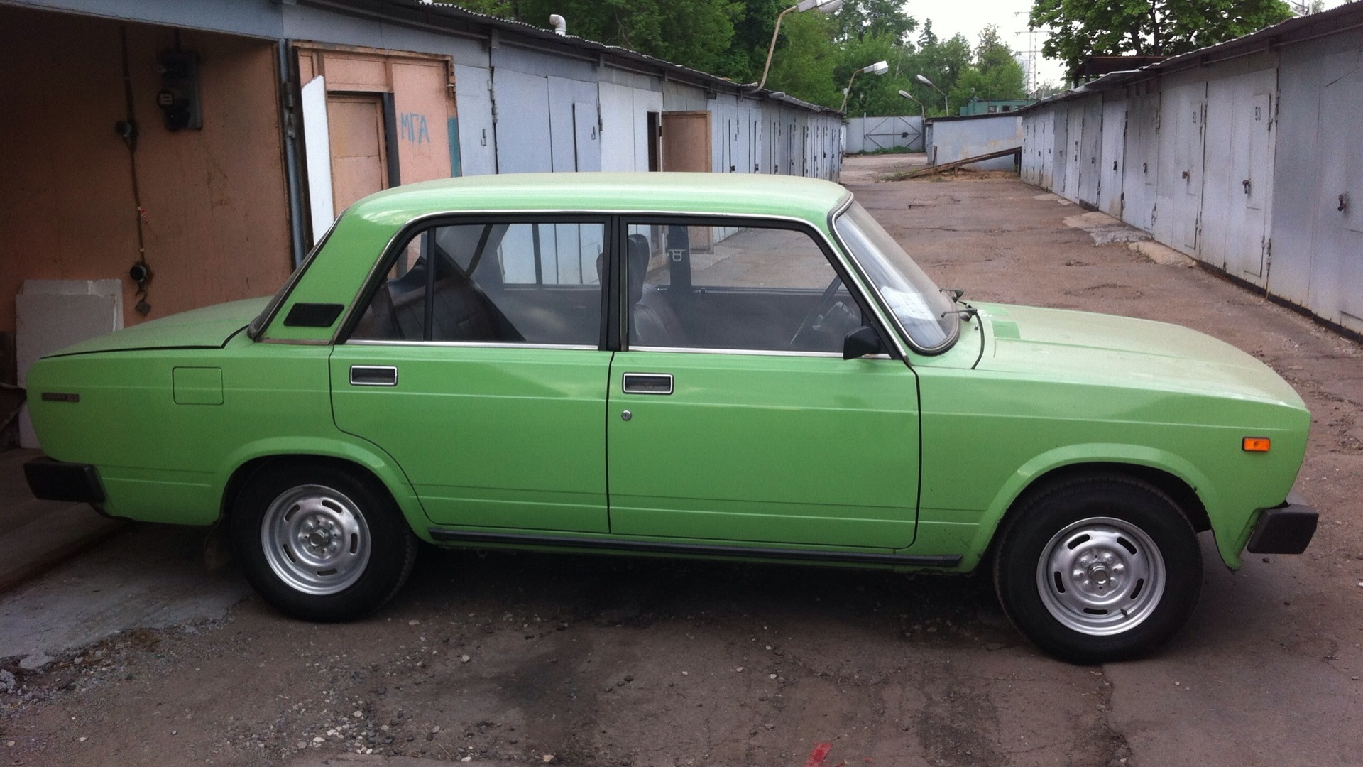 Lada 2105 1.3 бензиновый 1984 | 