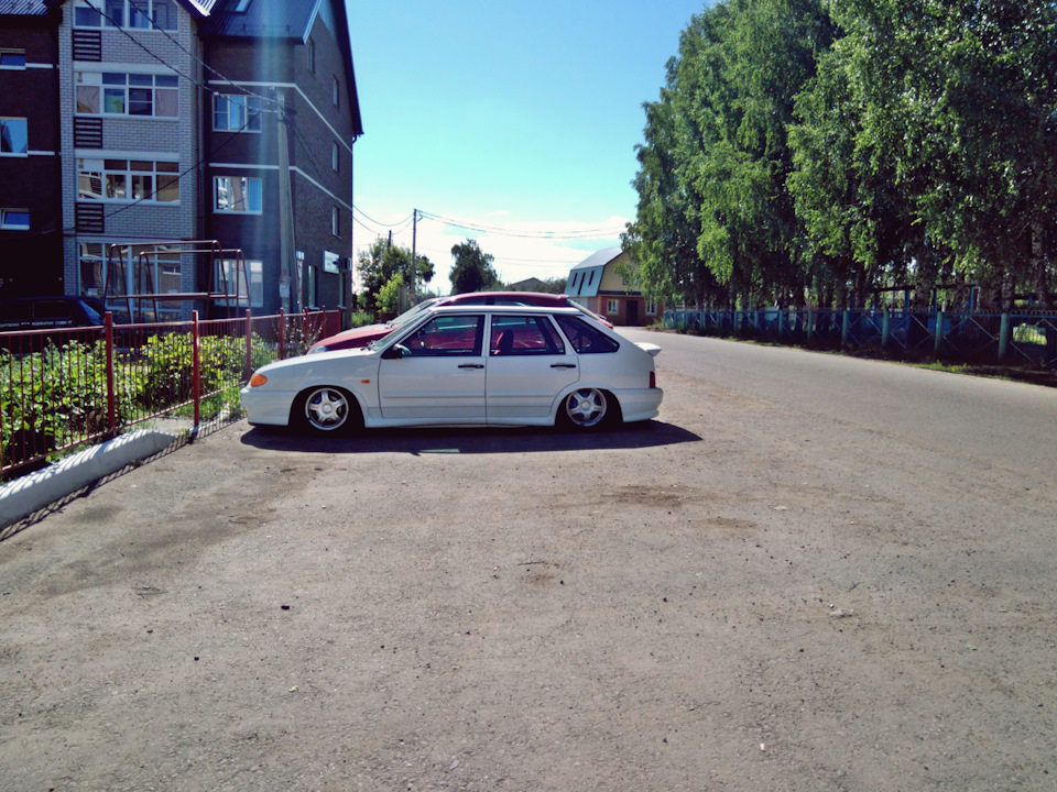 кажется что на статусах ложилась чуть-чуть ниже — Lada 2114