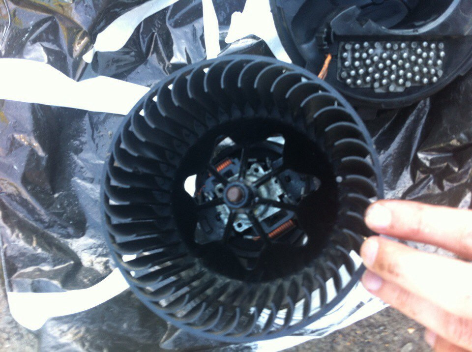 Свистит моторчик печки? Не Беда! — Volkswagen Passat B6, 1,6 л, 2006 ...