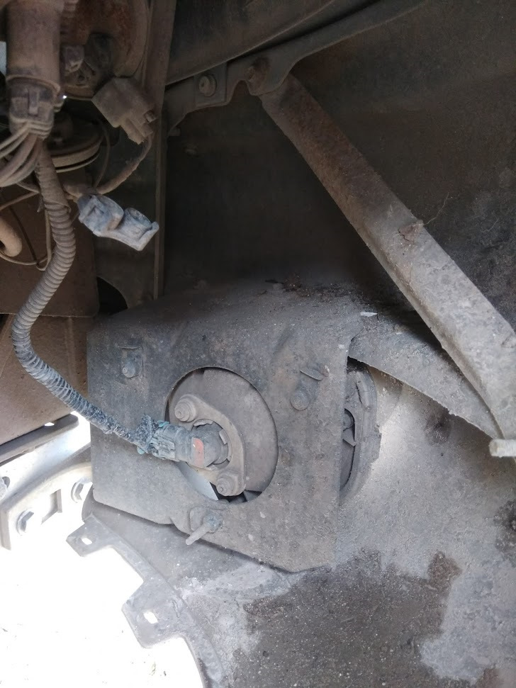 Выкручиваем старую лампу — Ford Expedition (1G)