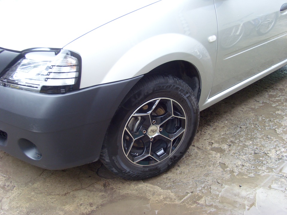 Мои диски! — Dacia Logan (1G), 1,4 л, 2008 года | колёсные диски | DRIVE2