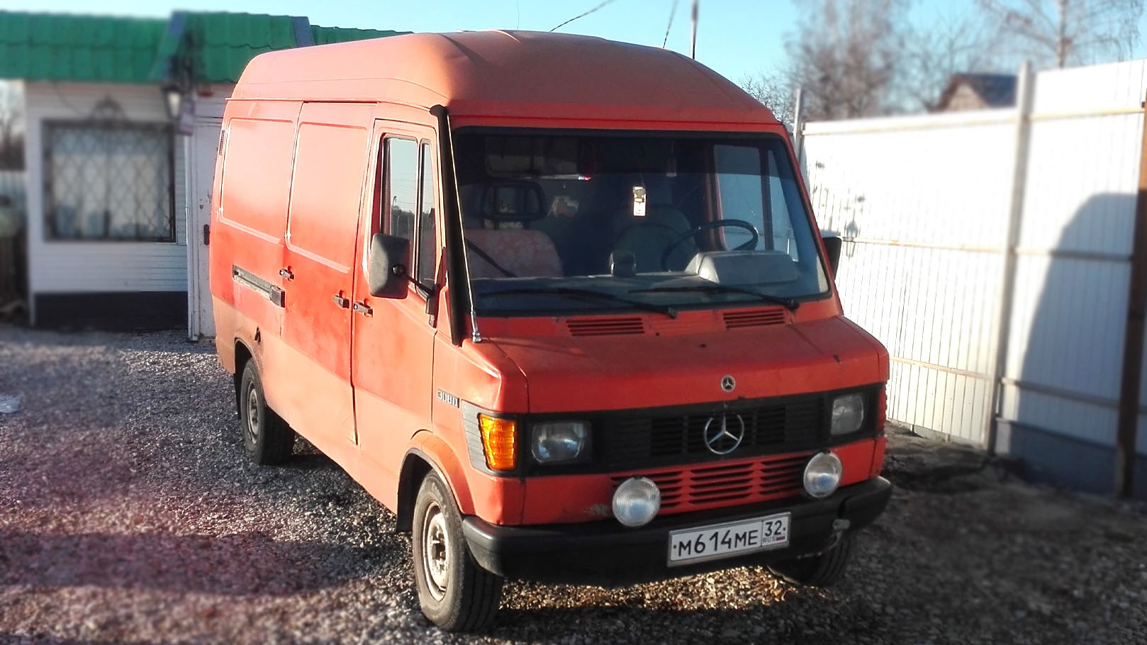 Мерседес т1. Mercedes-Benz t1 1992. Mercedes-Benz t1 601/602. Мерседес т1 1992 красный.