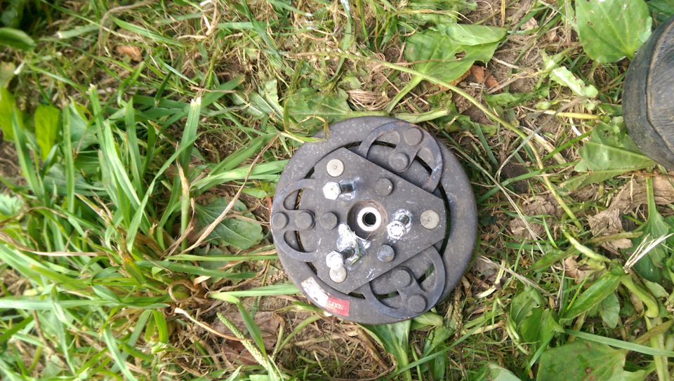 Замена радиатора, снятие шкива компрессора кондиционера. — Audi 100 (C4 ...