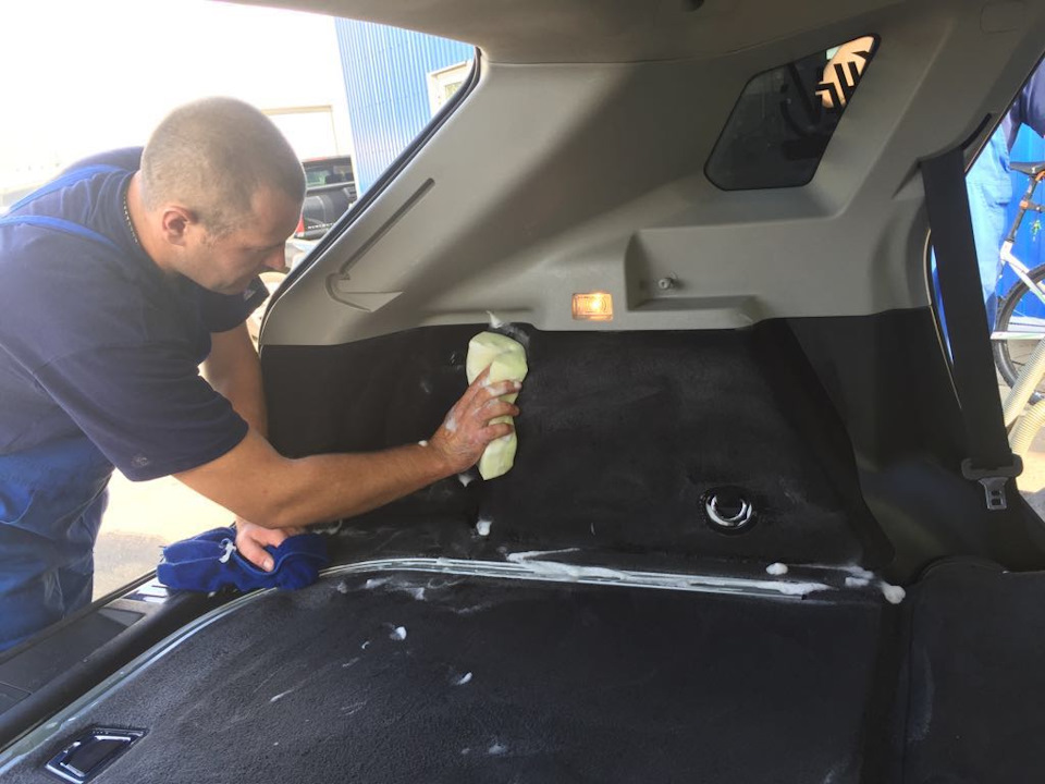 Как отмыть салон Cadillac SRX после рыбалки. — Cadillac SRX (2G), 3 л ...