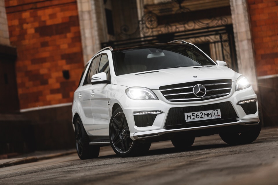 Мерседес w166. Мерседес ml 166 AMG. Мерседес мл 6.3 АМГ 2015. Mercedes ml 6.3 AMG 2014. Мерседес мл w166 белый АМГ.