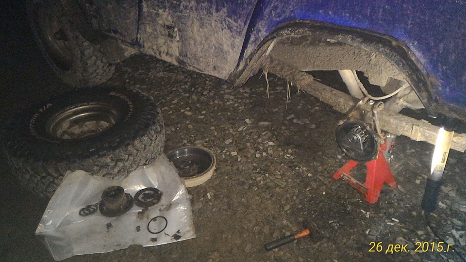 Замена заднего левого грибка (вала бортового редуктора) — УАЗ 31519, 2 ...