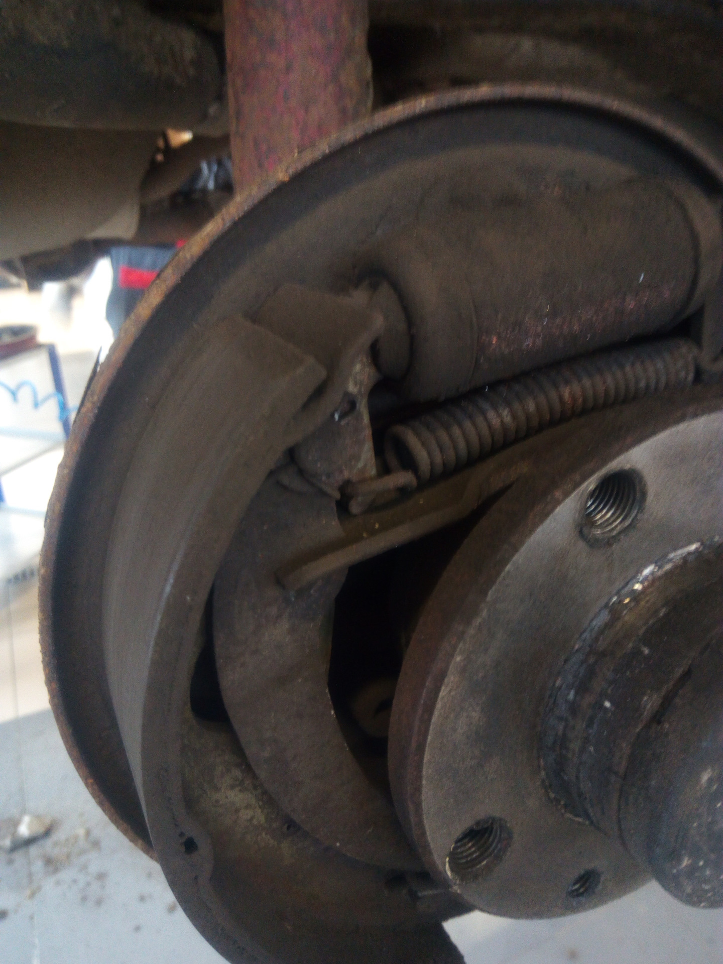 Замена тормозных барабанов, тормозных цилиндров и колодок. — Lada ...