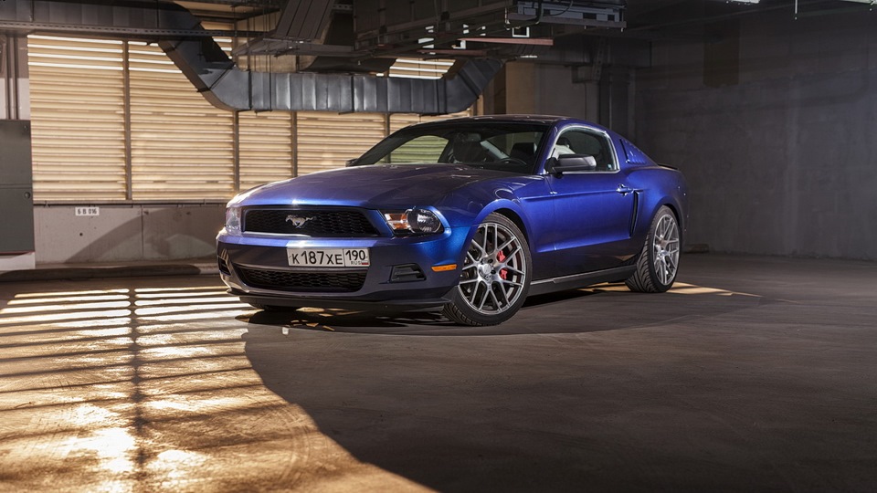 Ford mustang drive2